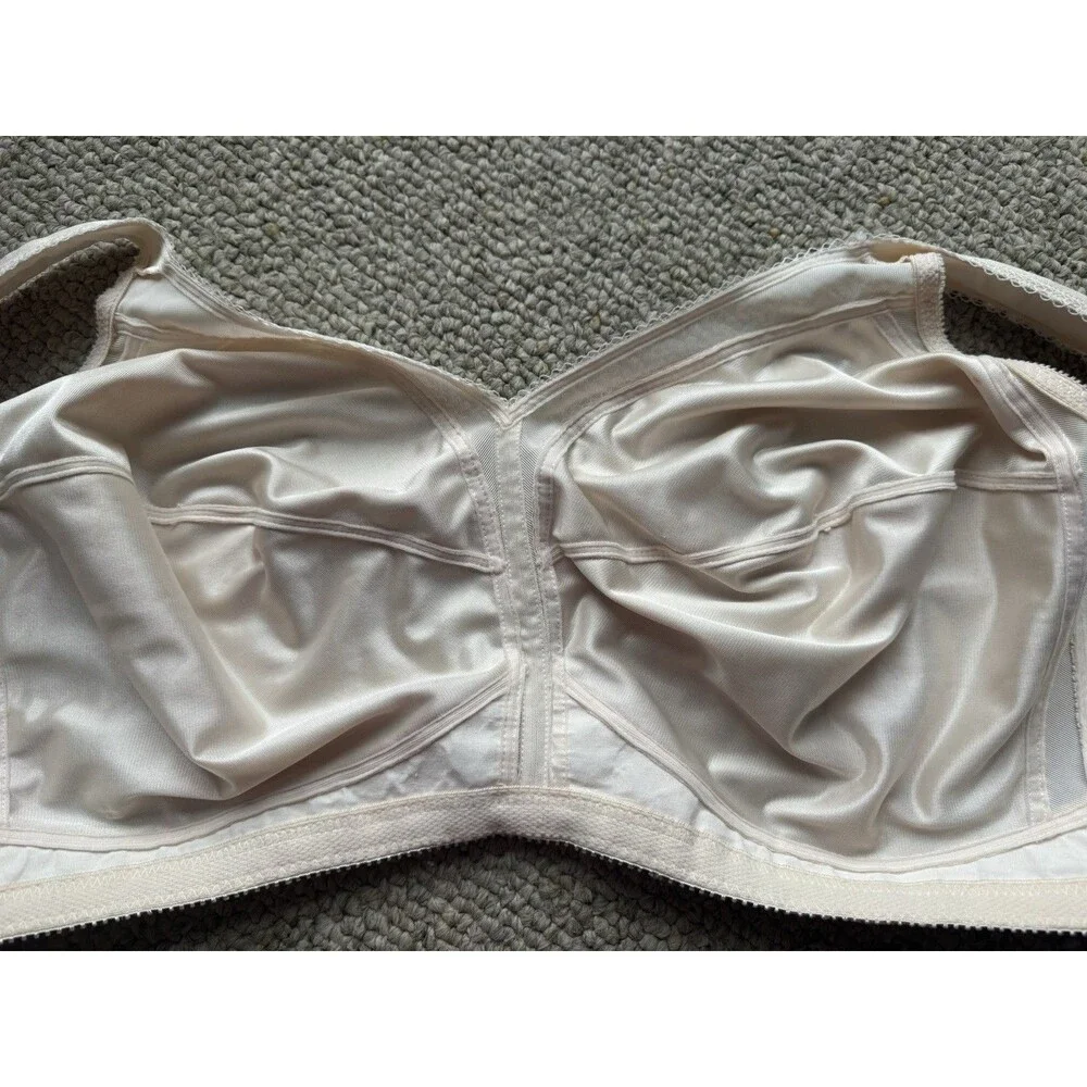 NWOT 48DD PLAYTEX 18 Hour Ultimate Shoulder Comfort Wireless Bra Beige 4693
